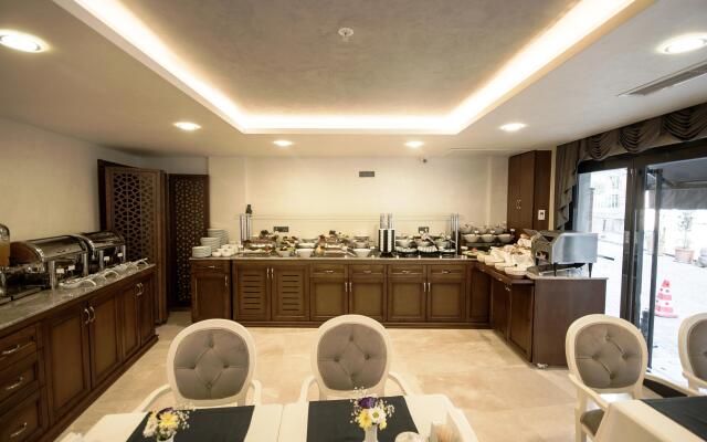 Antusa Palace Hotel & Spa