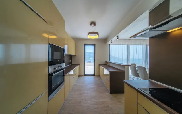 Budva Gate Penthouse