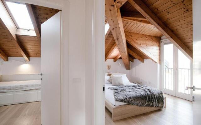 MyHomeInComo - Modern Luxury Attic