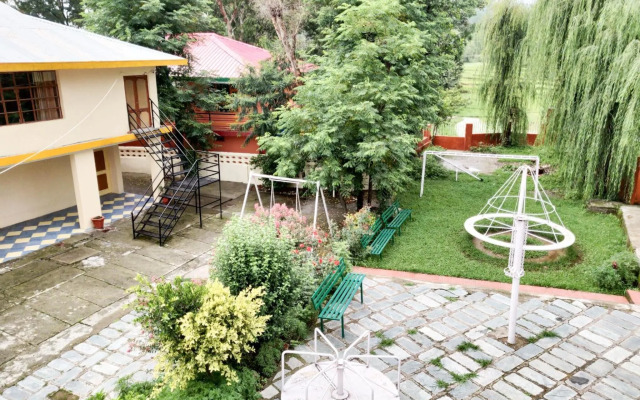 Pops Hotel and Restaurant