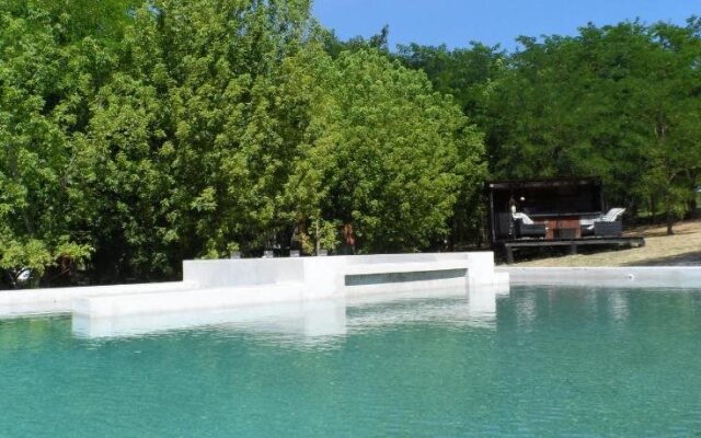 Mandarina Suites