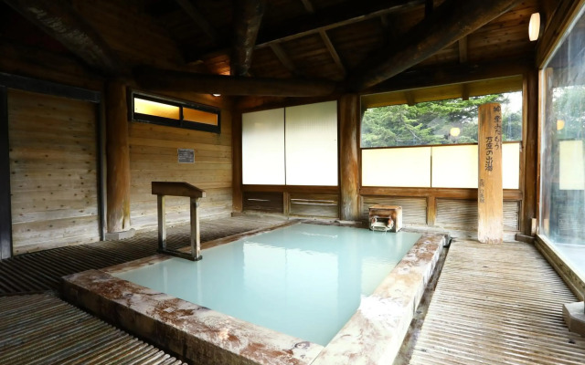 Manza Onsen Nisshinkan