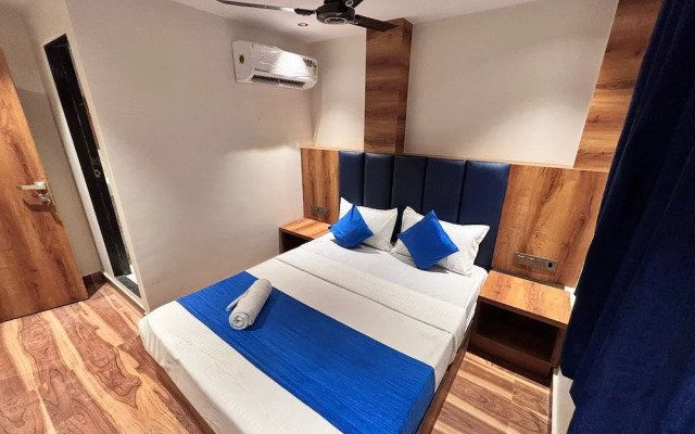 Hotel Lavish Park
