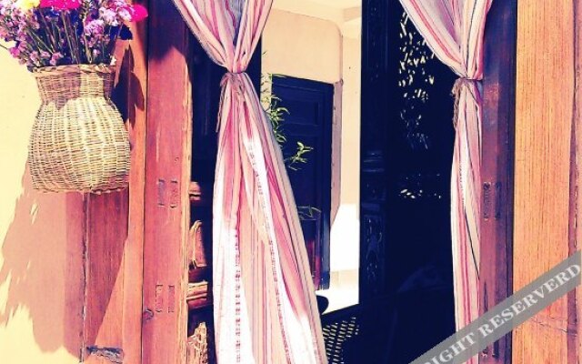 Miss May Hotel