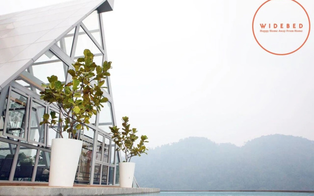 Windmill Upon Hills Genting by Widebed