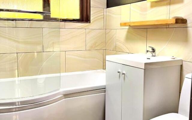 Primrose 15-Kaowood-Hot Tub-Pet friendly-Tenby