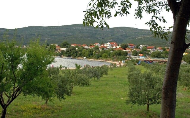 Tiho - Nice View - A2 kat