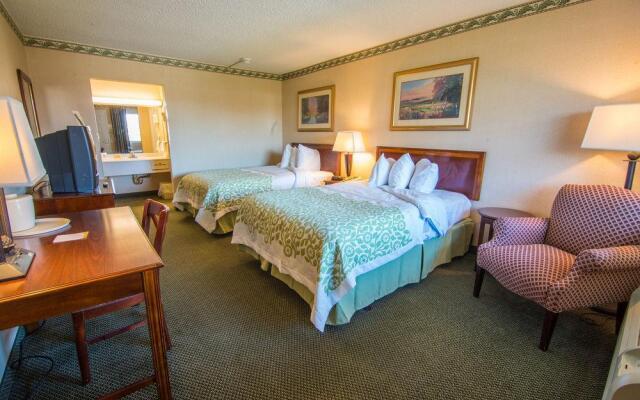 莱瑟姆戴斯套房酒店/北阿尔巴尼(Albany Airport Hotel)