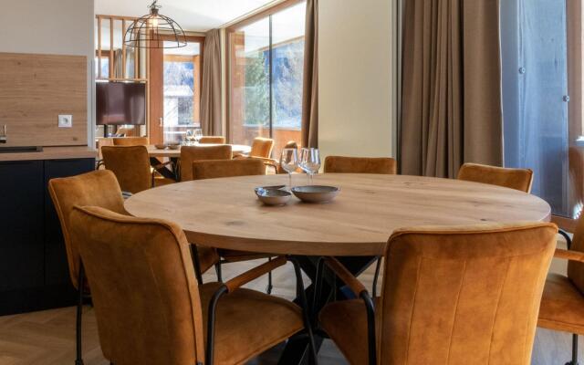 Spacious apartment with sauna, ski area at 600 m.