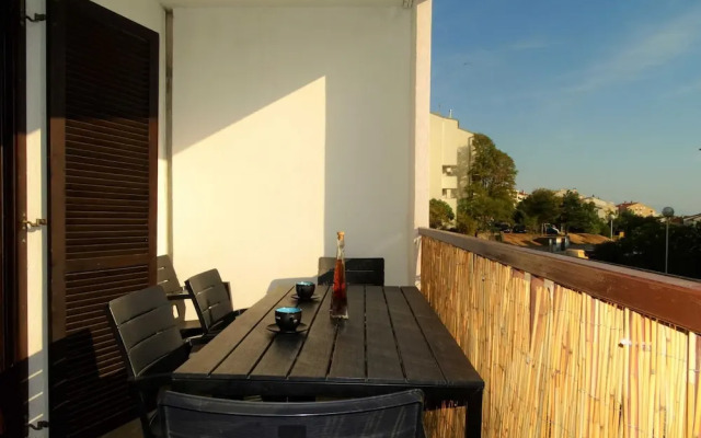 Bright and Stylish Apartment With Balcony and Sea View