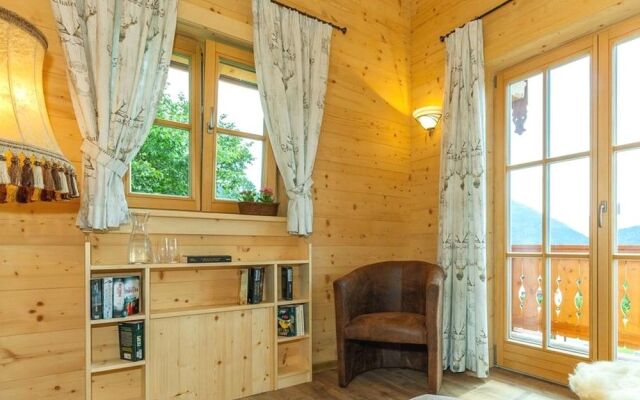 Chalet unter Weißblauem Himmel