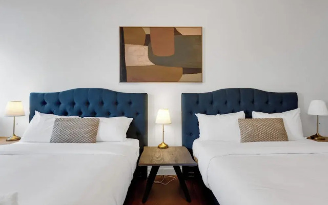 The Little Prince Rooms-Old Montreal