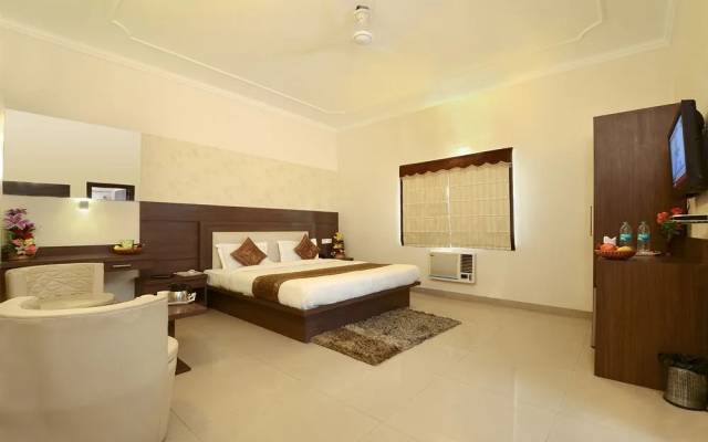 Treebo Maniram Palace