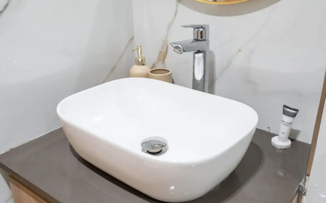 Classic Flat in JVC That Sleeps 2