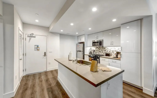 Global Luxury Suites Irvine