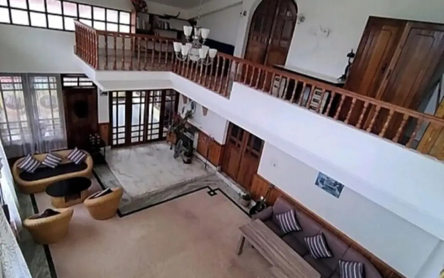 Ronglyang Lotus Villa Homestay (Near MG Road)