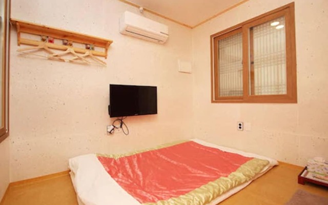 Jeonjuhanokvillage Sarangnamoo