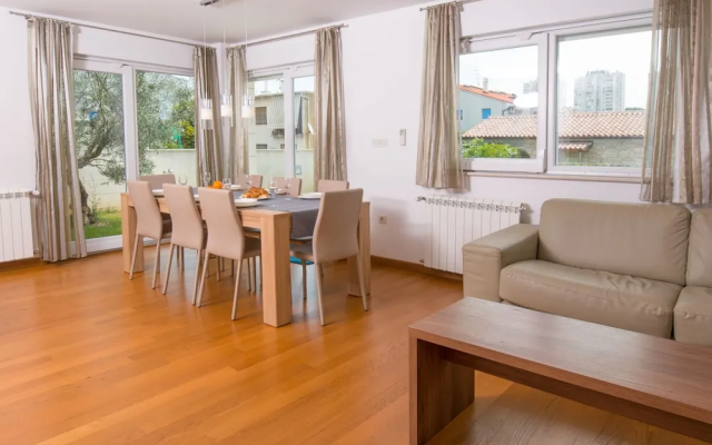 Apartments Lumare with private pool