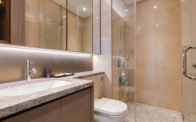 Le Places The Luxury MarQ Saigon Apartment