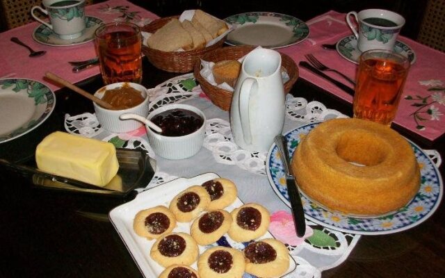 Los Alamos Bed And Breakfast