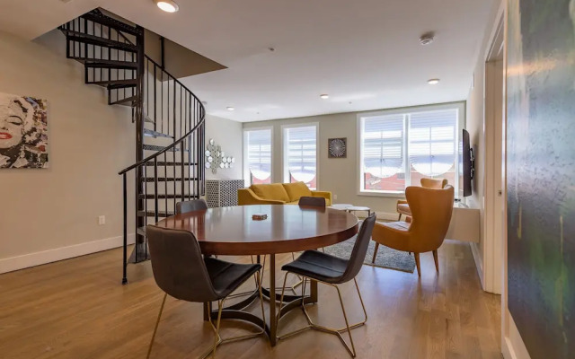 Deedee's Lofts at Grove II