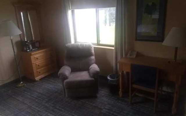 Super 8 Baxter/Brainerd Area