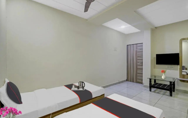 Oyo 37770 Hotel Parishram