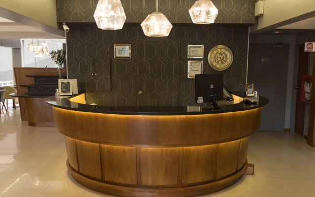 Urbana Class Hotel