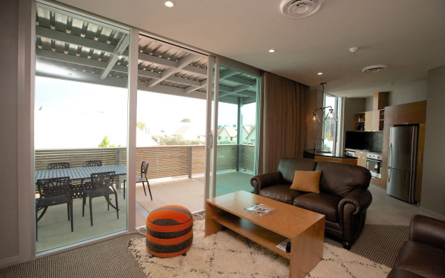 King and Queen Hotel Suites