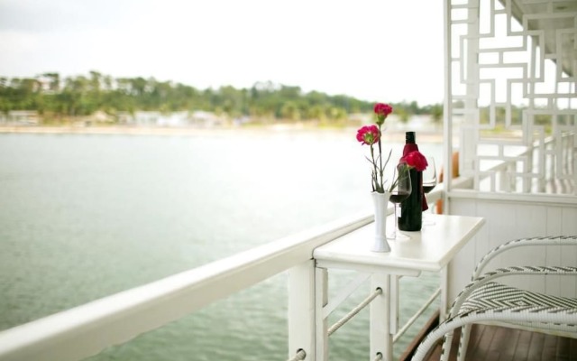 Halong Apricot Cruise