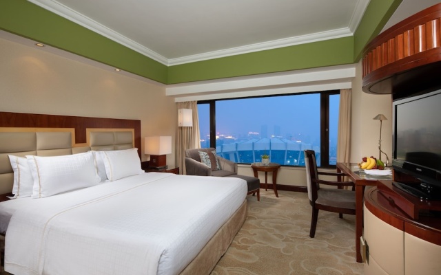 Deluxe Theme King Bed Room (Smart Fitness Mirror) — фото 3
