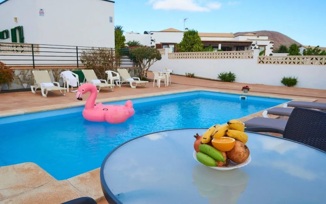 Holiday Home in La Oliva Fuerteventura With Swimming Pool