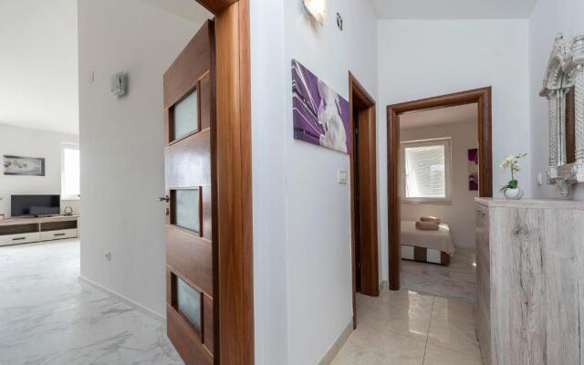 Beautiful penthouse for 8 close to city center
