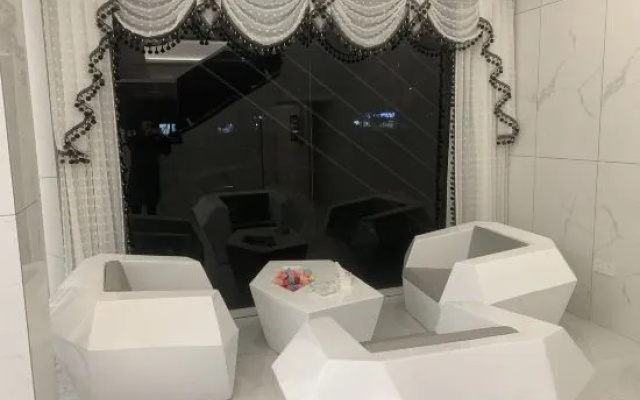 Tongcheng Siwei Film Hotel – Spa – Xianning
