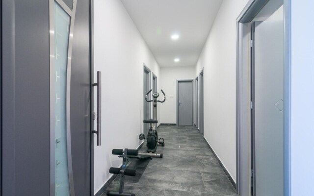 Beautiful Home in Omis With Wifi and 8 Bedrooms