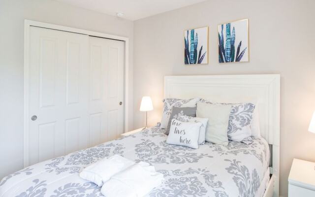 Spacious 4B Family-friendly Townhome Near Disney!