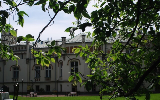 Paszkowka Palace