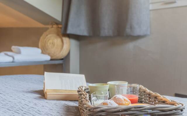 Rebecca Suite Nearby Urio s Castle