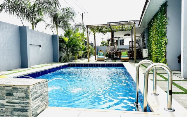 Luxurious Villa With Private Pool, Hot Tub and Bar