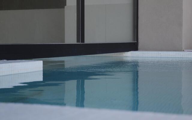 Nuit Hotel