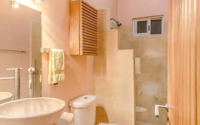 Charming 1 BR Between 5th Avenue and the Beach