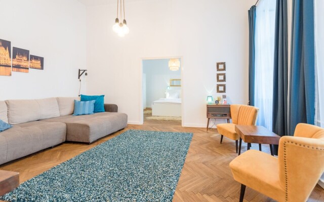 Oasis Apartments - Liberty Square