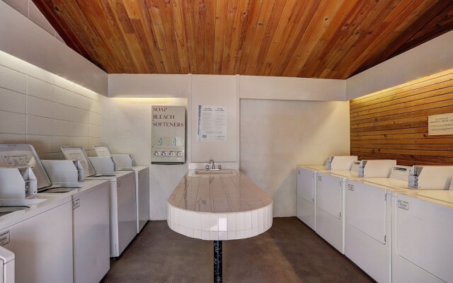 2054 The Pines 5 Bedroom Condo by RedAwning