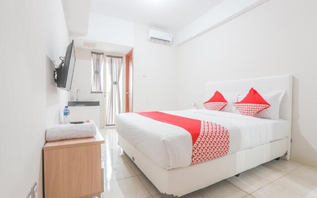 Green Lake View Luxury Apartment by Indah
