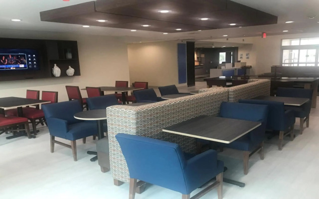 Holiday Inn Express And Suites Arlington North - Stadium Area by IHG