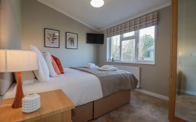 4 Meadow Retreat