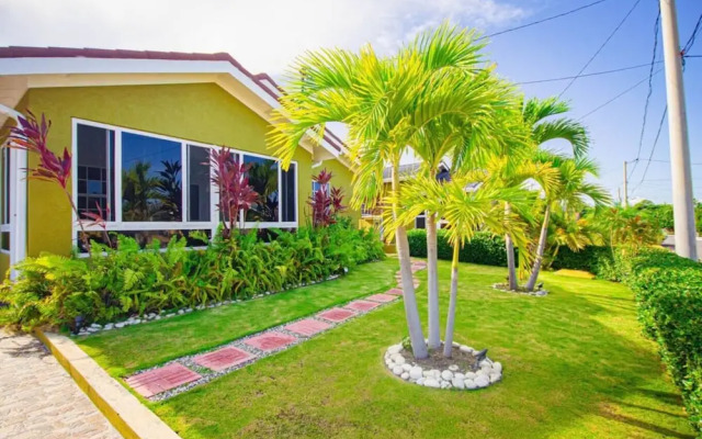 3BR Villa in Drax Hall Country Club