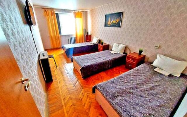 Apartments on the Avenue of Heroes 4