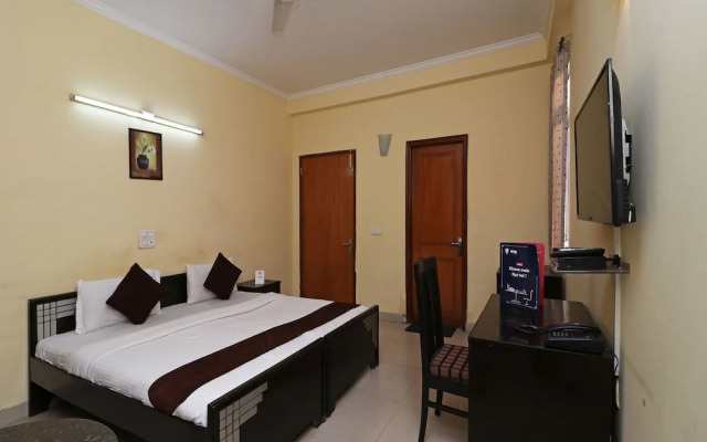 Divine Inn by OYO Rooms