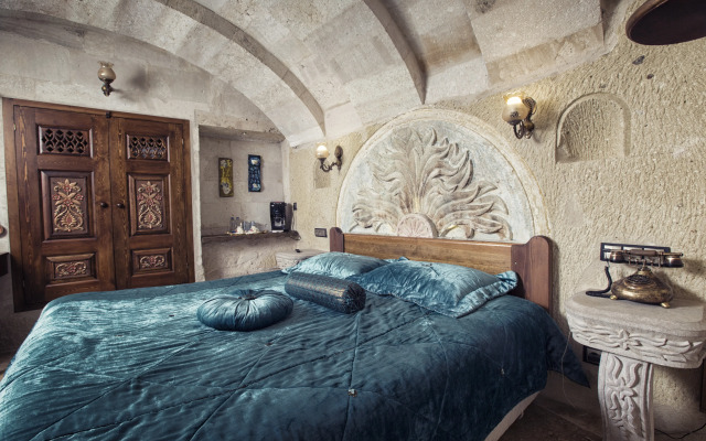 Elika Cave Suites & Spa